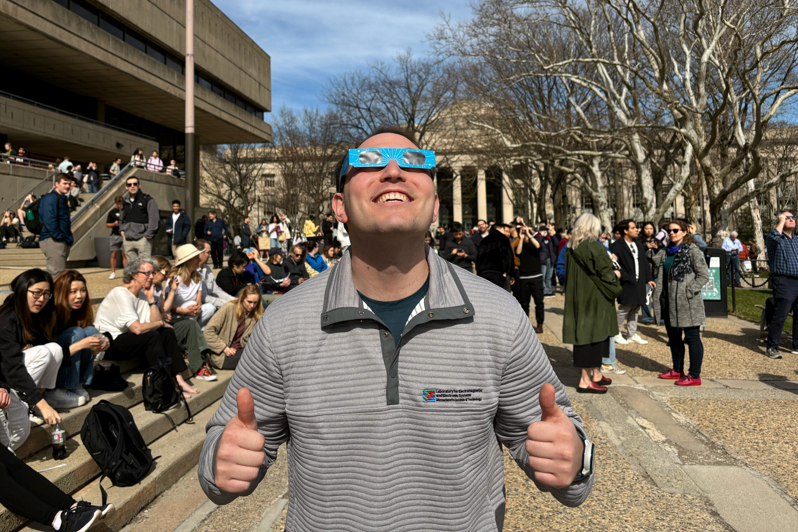 MIT Community Celebrates 93 Percent Solar Eclipse Totality