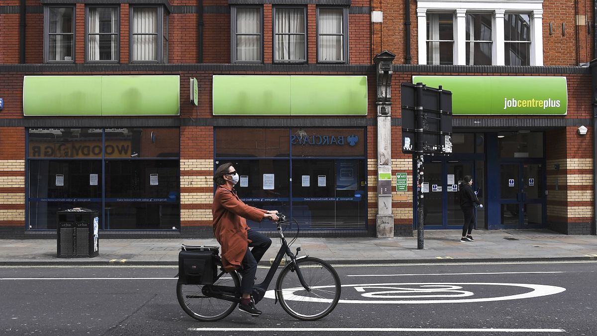 UK jobs market faces worst month in over a decade