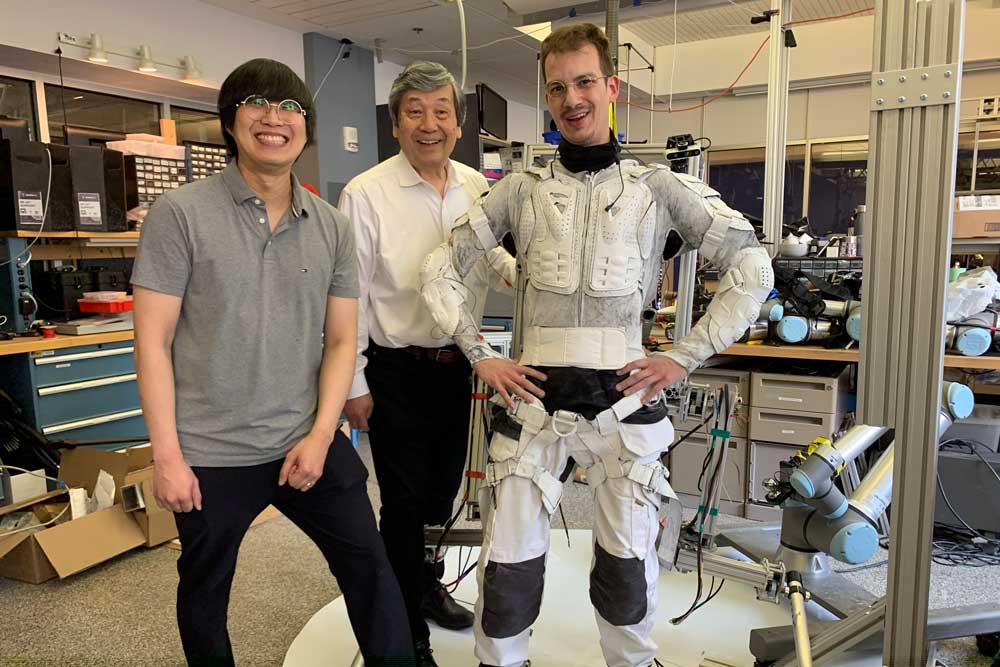 Robotic SuperLimbs to Aid Moonwalkers in Fall Recovery